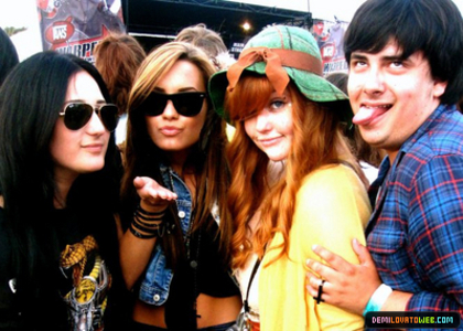 normal_017 - Demi Lovato Ventura Warped Tour 2010 Adds