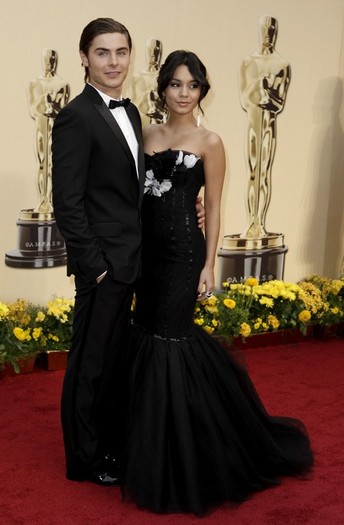 vanessa_hudgens_arrives_at_the_81st_annual_academy_awards-04_123_256lo - Vanessa Hudgens