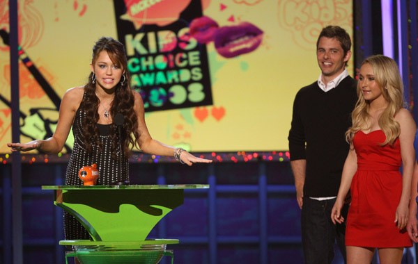 mileycyruscomkidschoicebf4 - 21st Annual Nickelodeon Kids Choice Awards