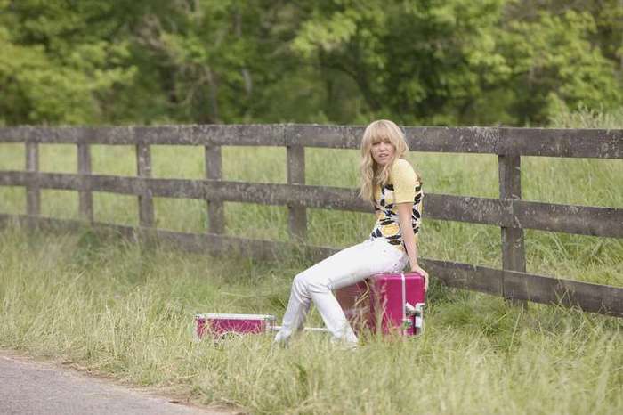 013br1 - Hannah Montana The Movie Still