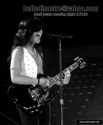 normal_006 - Summer Tour 06-21-09 XL Center Hartford CT