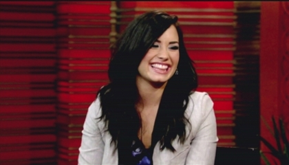 normal_005 - Demi Lovato Live with Regis and Kelly 06-03-10