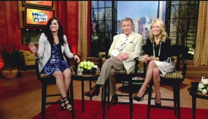 normal_007 - Demi Lovato Live with Regis and Kelly 06-03-10