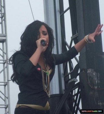 normal_011 - Demi Lovato Performing at Microsoft Stores Opening in Denver Colorado 06-12-10