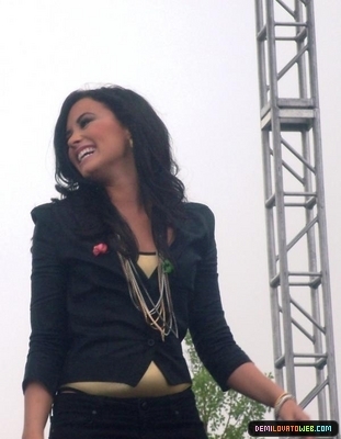 normal_012 - Demi Lovato Performing at Microsoft Stores Opening in Denver Colorado 06-12-10