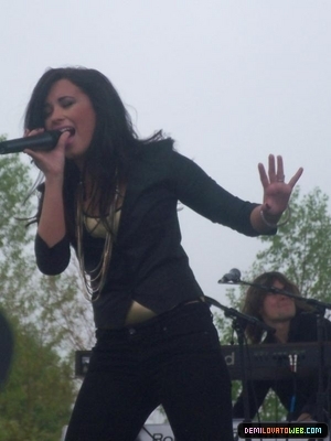 normal_013 - Demi Lovato Performing at Microsoft Stores Opening in Denver Colorado 06-12-10