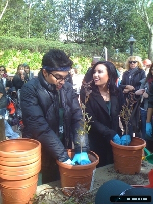 normal_003 - Demi Lovato 02-11-10 Family Volunteers Event at Walt Disney World