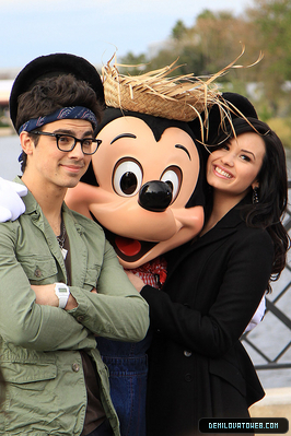 normal_012 - Demi Lovato 02-11-10 Family Volunteers Event at Walt Disney World
