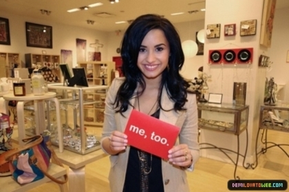 normal_001 - Demi Lovato 05-15-10 Shop Till You Rock