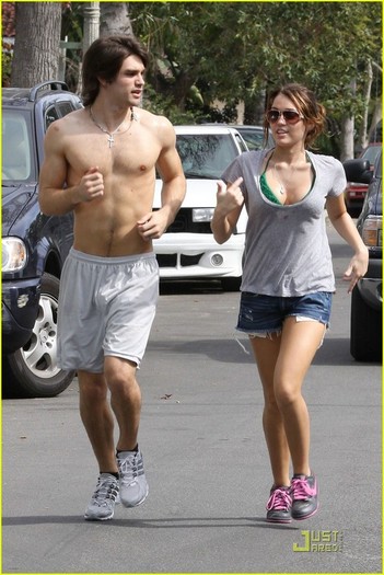 mileycyrusjustingastonjk - Miley Cyrus Goes Justin Gaston Shirtless Jogging