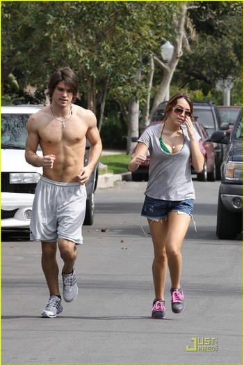 mileycyrusjustingastonjsfseg - Miley Cyrus Goes Justin Gaston Shirtless Jogging