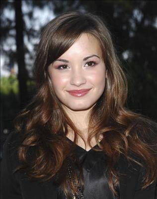 demi%20lovato-3574655-web_400_400_16384 - Demi Lovato at Disney city of hope benefit concert held at t