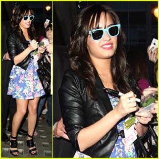 demi-lovato-bbc-beautiful[1]