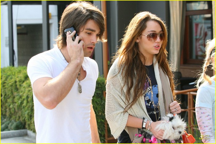 miley-cyrus-justin-gaston-market-city-11 - Miley Cyrus Justin Gaston Market City Caffe Couple