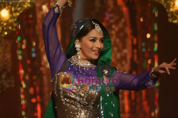 normal_madhuri-dixit