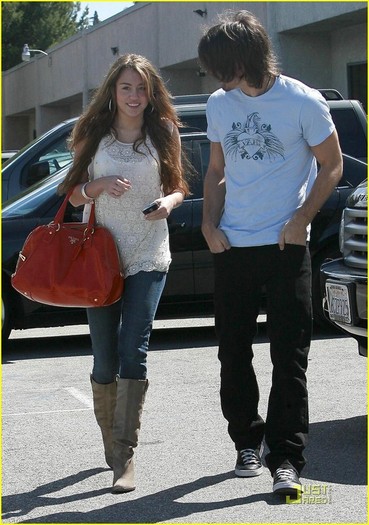 mileycyrusjustingastonsc - Miley Cyrus and Justin Gaston Studio Cafe Sweeties