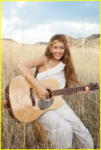 mileycyrusteenvogue08 - Miley Cyrus Covers Teen Vogue