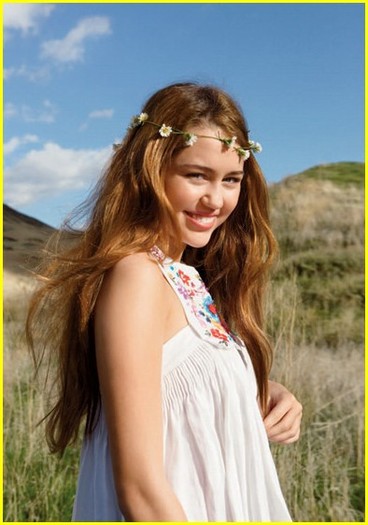 mileycyrusteenvogue09 - Miley Cyrus Covers Teen Vogue