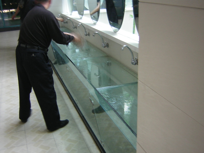 o toaleta pe autostrada