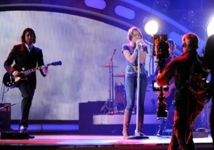 2rcnb84 - American Idol Rehearsal April 15