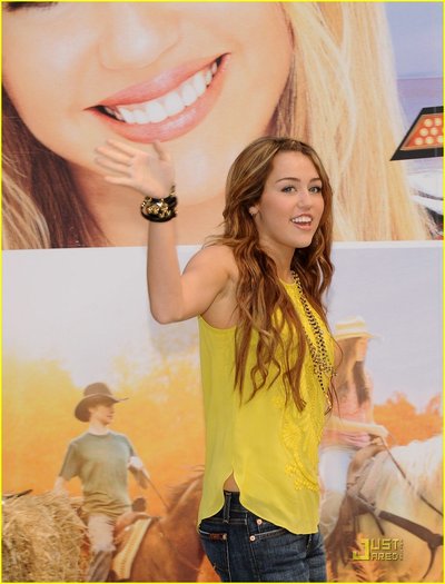 2n01v61 - Photocall du film Hannah Montana en Espagne