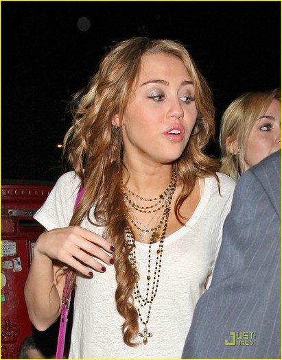 miley-cyrus-nobu-nice-06