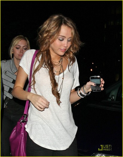 miley-cyrus-nobu-nice-14