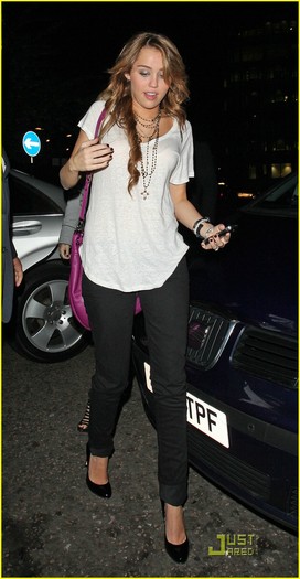 miley-cyrus-nobu-nice-15