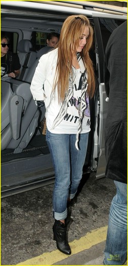 miley-cyrus-apple-amazine-04