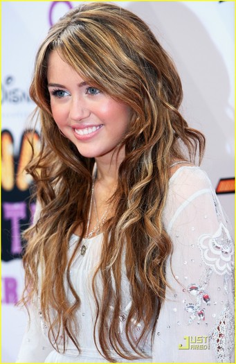 miley-cyrus-temperly-terrific-03