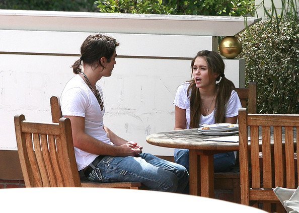 200wllz - Mrs Miley having a talking with Justin Gaston after lunch at a studio