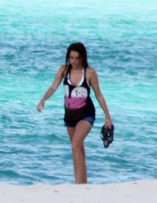 beachjetskiinbahamas130509-21 - Miley Cyrus Rides The Banana Boat