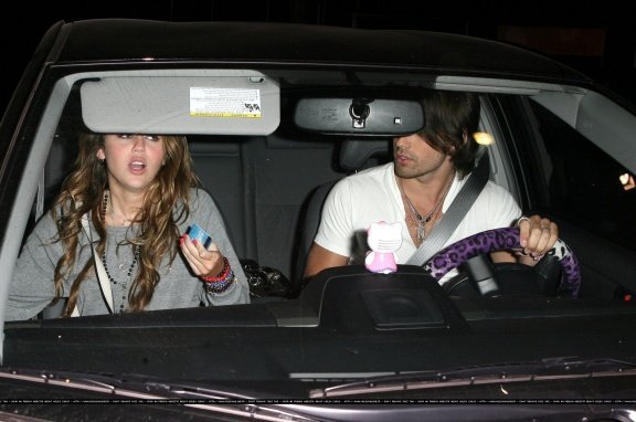 260bb6h - Miley Cyrus left the restaurant with Sushi Dan Mandy