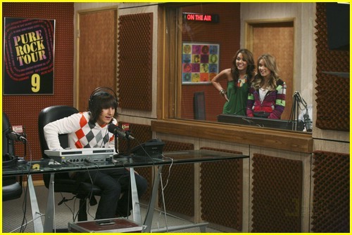 miley-cyrus-mitchel-musso-radio-01 - Miley Cyrus and Mitchel Musso Take Over the Radio