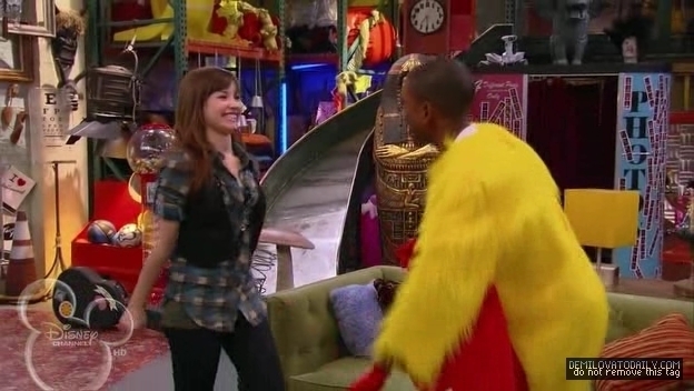 1x01-Sketchy-Beginings-demi-lovato-12502174-624-352