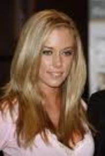 imagesCAIELS9L - Kendra Wilkinson