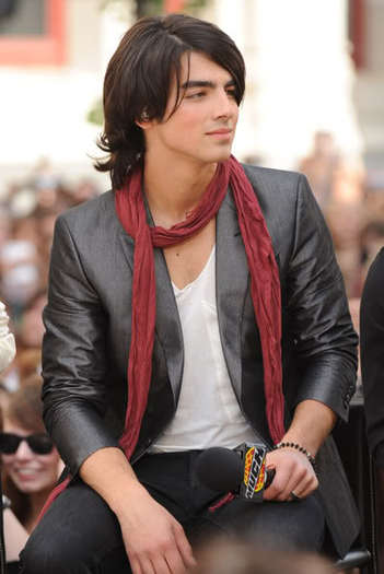 1.joe jonas - Jonas Brothers
