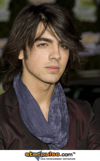 Joe%20Jonas%20-CSH-039587 - Jonas Brothers