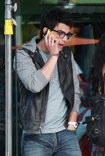 Joe+Jonas+Set+JONAS+Santa+Monica+3+0JTmsqv11Ful - Jonas Brothers