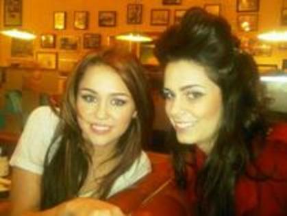 MiLeY ~__~ - 0 1 Sunphotouri-MILEY
