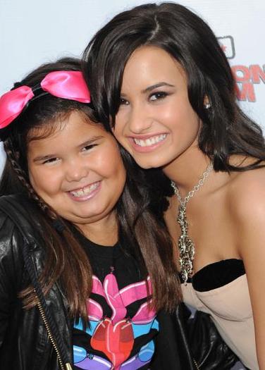 selena_gomez_and_demi_lovato_light_up_red_carpet - Madison Lovato