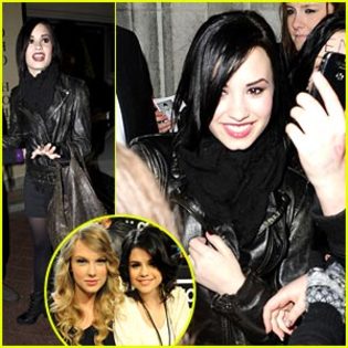 selena-gomez-demi-lovato-friendship-over