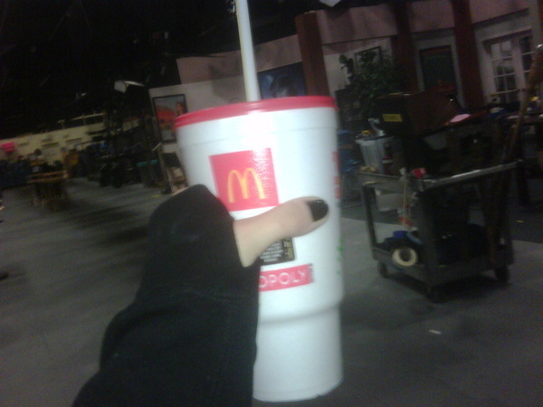 twit-pic-demi-lovato-9107873-600-450