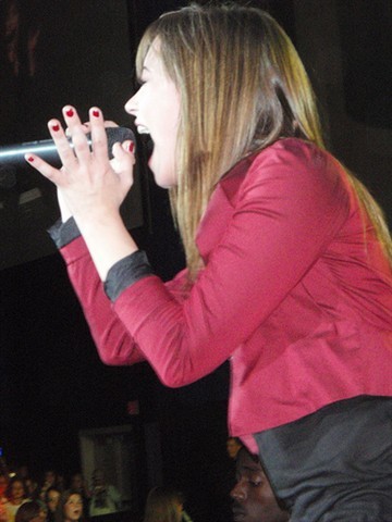 2807854098_78f8b79cb7 - Plata pt hotelulselenagomez123 pt camera vedetelor