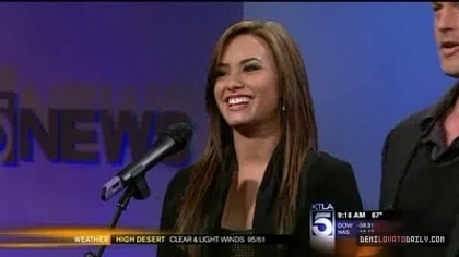 Demi-WTK-on-KTLA-demi-lovato-13273081-400-225