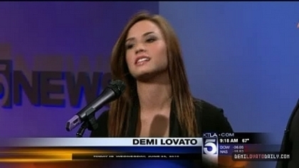 Demi-WTK-on-KTLA-demi-lovato-13273183-400-225