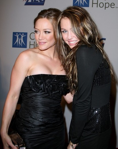 Hilary+Duff+Hosts+2007+Spirit+Life+Awards+8Ag-0jPdqmDl