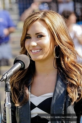 Demi-Lovato-july11th-Singing-the-National-Anthem-at-Dodgers-vs-Cubs-game-demi-lovato-13778989-267-40 - Demi Lovato photo shoot 23