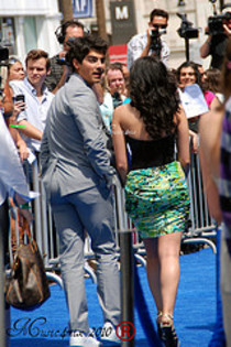 4529762693_b721f699f8_m - Demi Lovato and Joe Jonas photo shoot 1