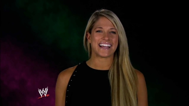 normal_Kelly_thanks_the_WWE_Universe_mp4_000004812 - kelly kelly multumeste universului WWE